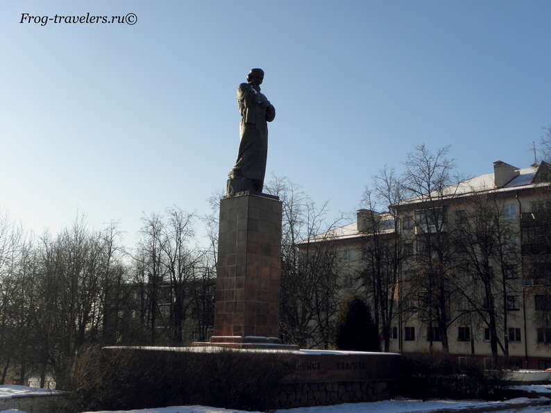 полоцк памятник на площади