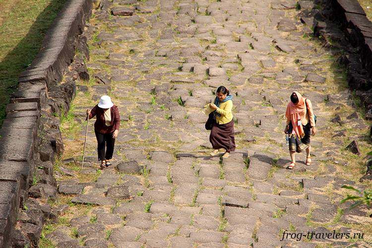 Древняя дорога Лаос