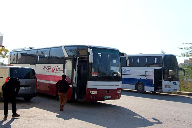 Автобусы на КПП Шейх Хуссейн