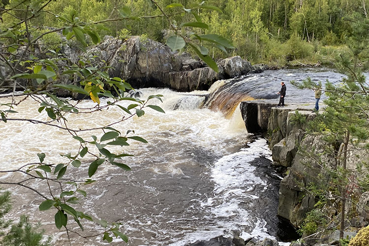 Южная смотровая на водопад Воицкий падун летом