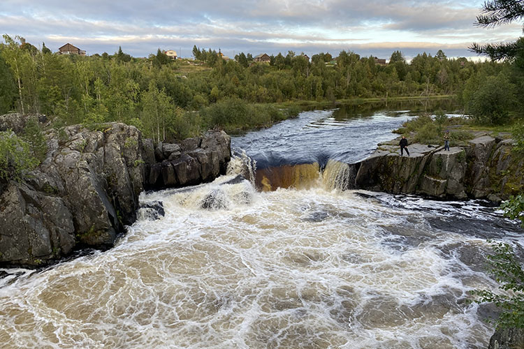 Воицкий падун летом анфас Воицкий падун летом анфас