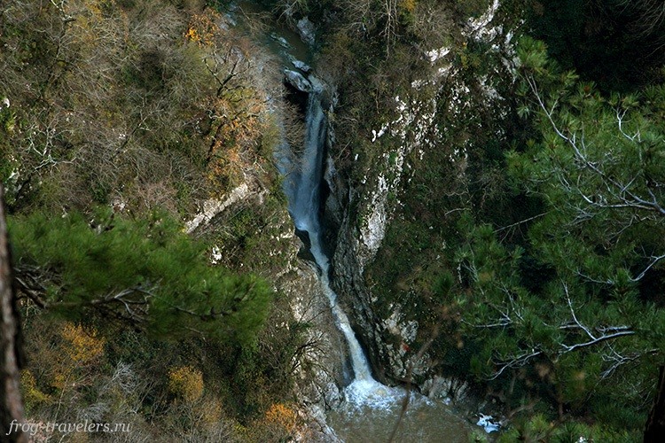 Большой Агурский водопад сверху